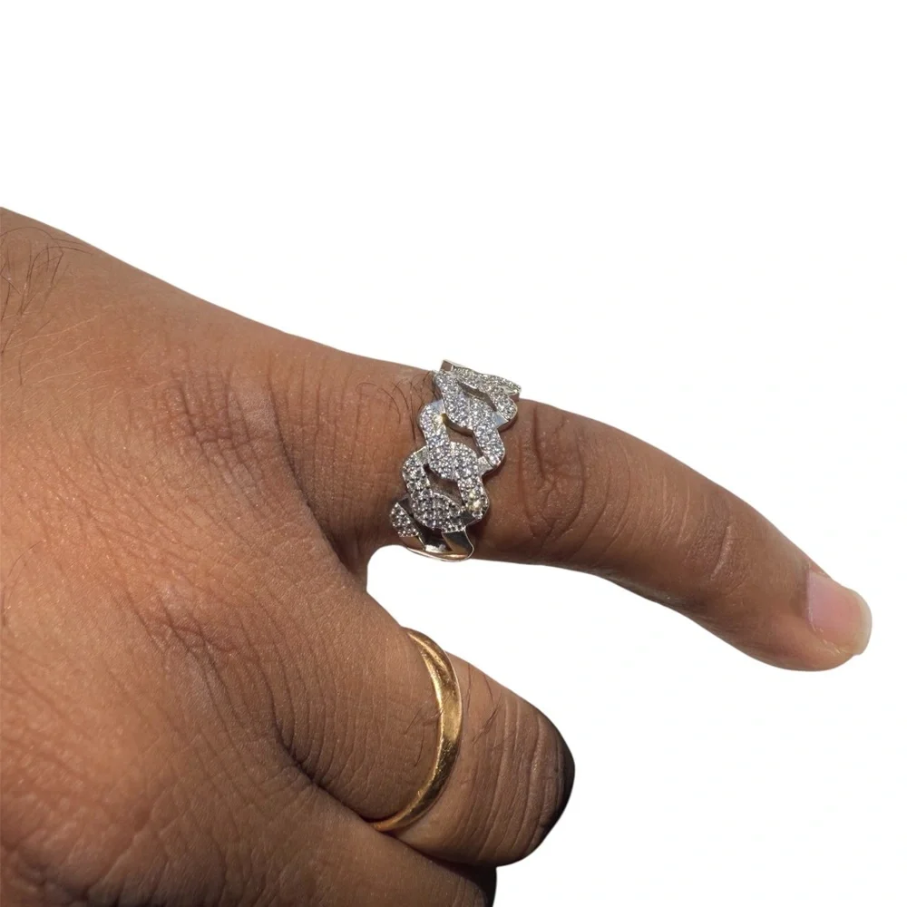 Elegant Silver Diamond Ring